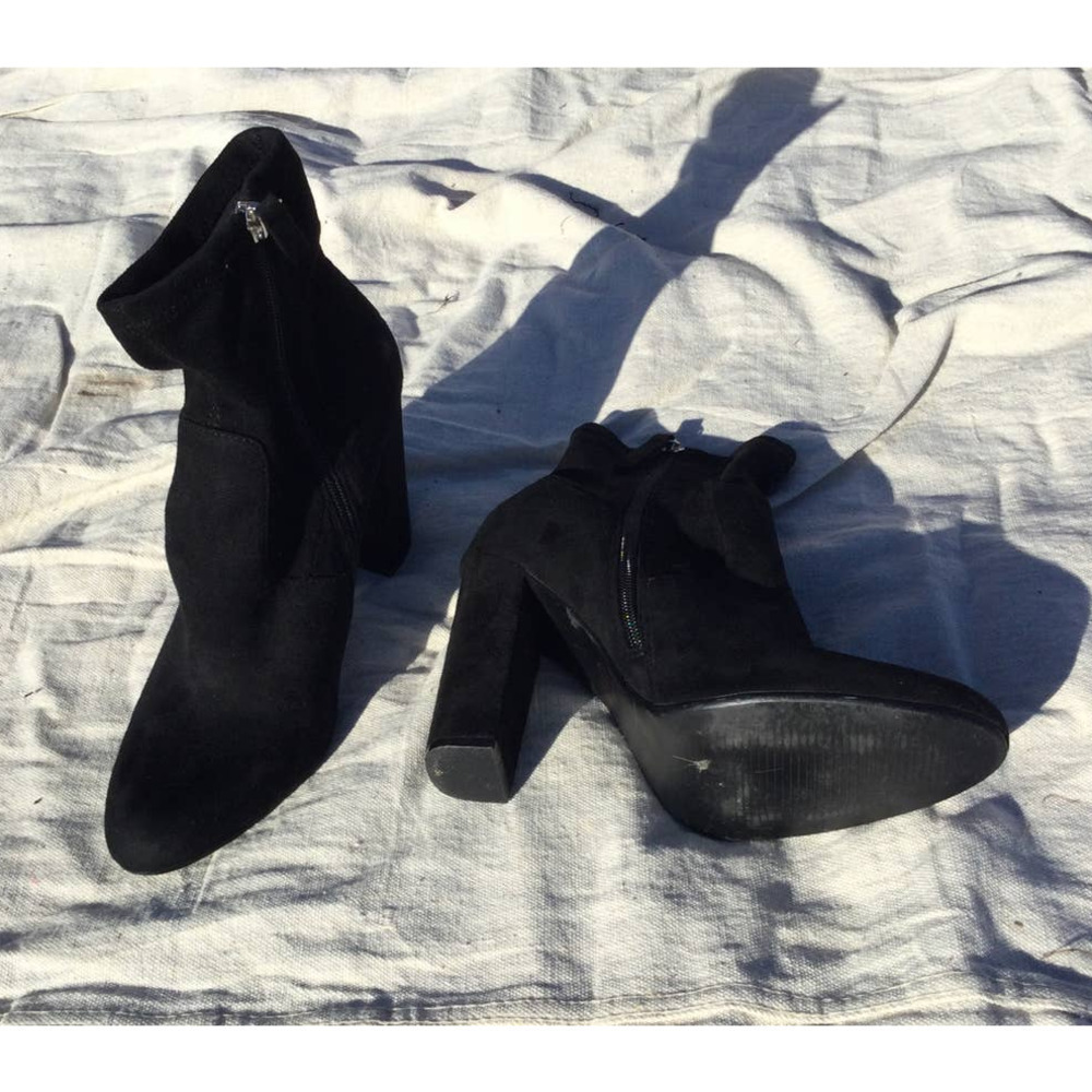 Steve Madden womens booties size 8M‎ 8 sock boots black heels Edit textile vegan